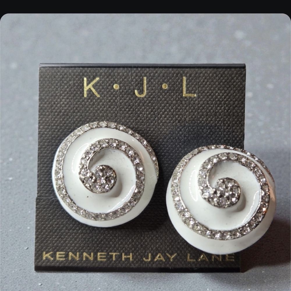 New $170 Kenneth Lane Seashell White Silver Crystal Clip-on Earrings
